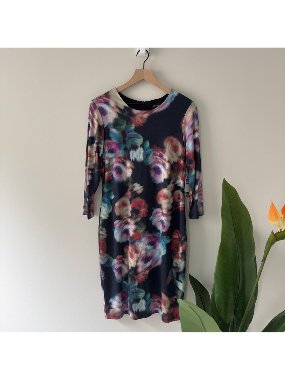 Karen Kane Avant Garden Abstract Dress Floral Sheath Dress 3/4 Sleeve Crew Neck